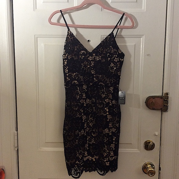 Express Lace Black Dress NWT - Picture 2 of 6